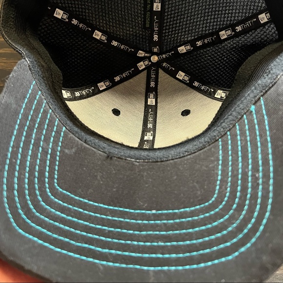 Sharks fitted hat - Picture 3 of 5